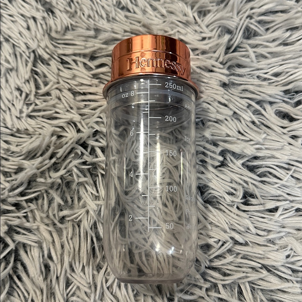 5/$15 New Hennessy Limited Edition Cocktail Shaker 🥃